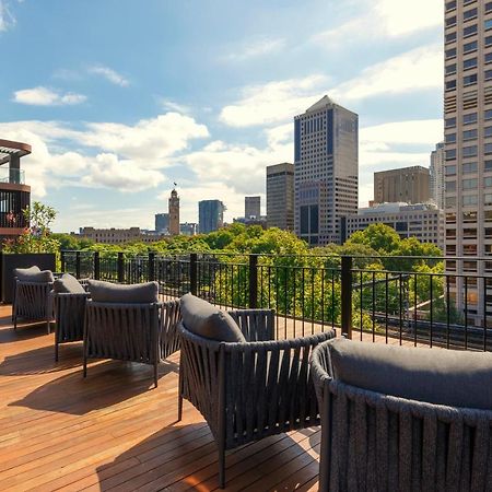 Hotel 202 Elizabeth Sydney Exterior foto The rooftop terrace at the Hotel
