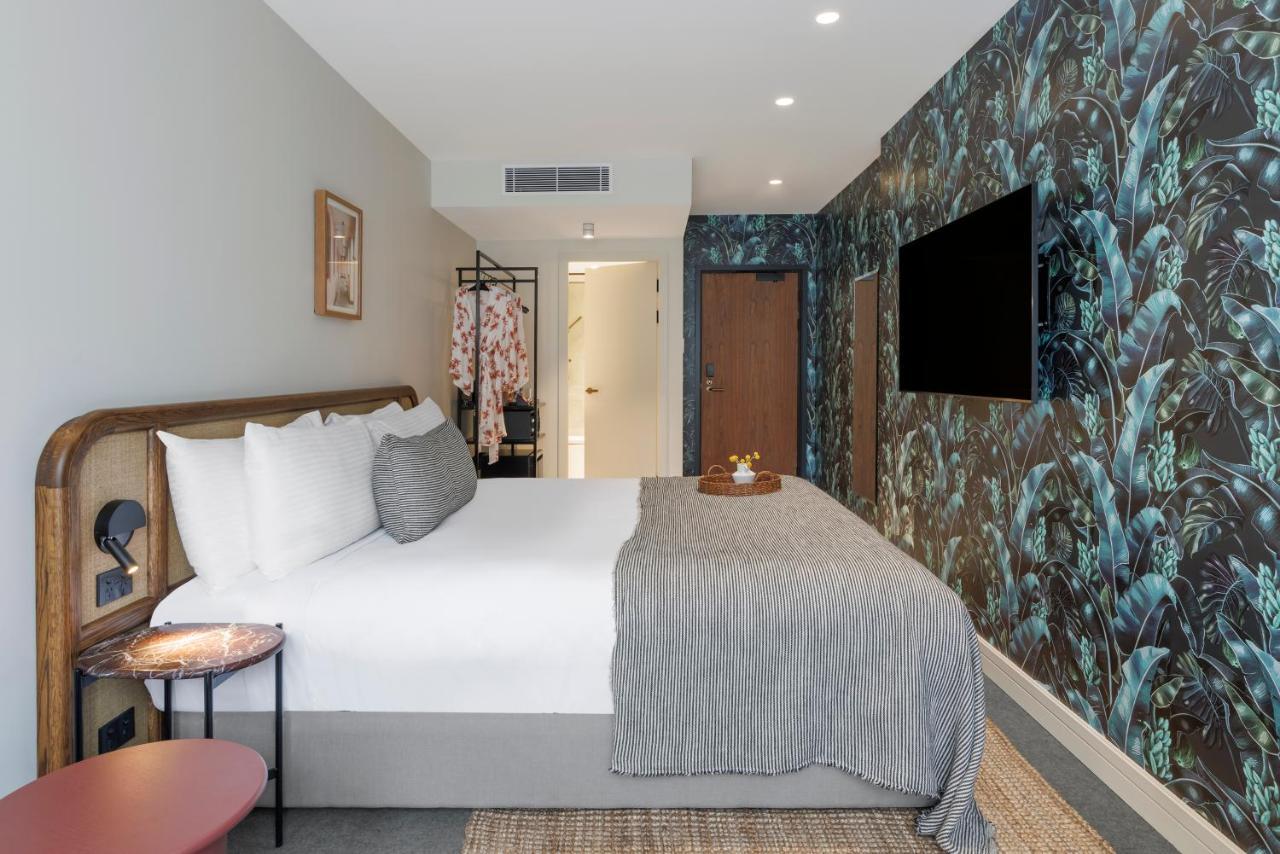 Hotel 202 Elizabeth Sydney Exterior foto A bedroom at the hotel